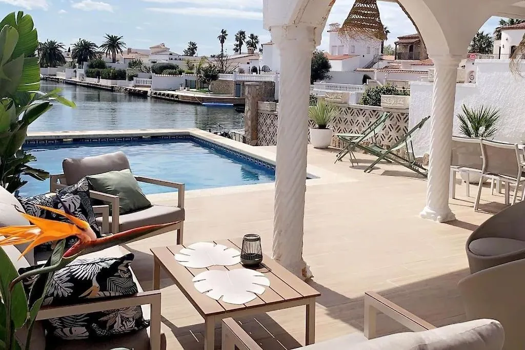 Casa Serenity Au Canal Avec Piscine Et Amarre Empuriabrava