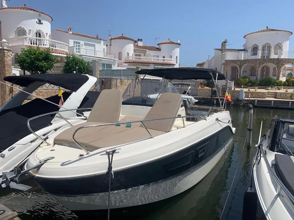 Villa Casa Serenity Au Canal Avec Piscine Et Amarre Empuriabrava Spain